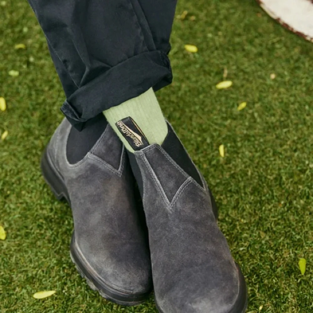 Blundstone Chelsea Boots In Grey Wax Leather - Picture 4 of 15